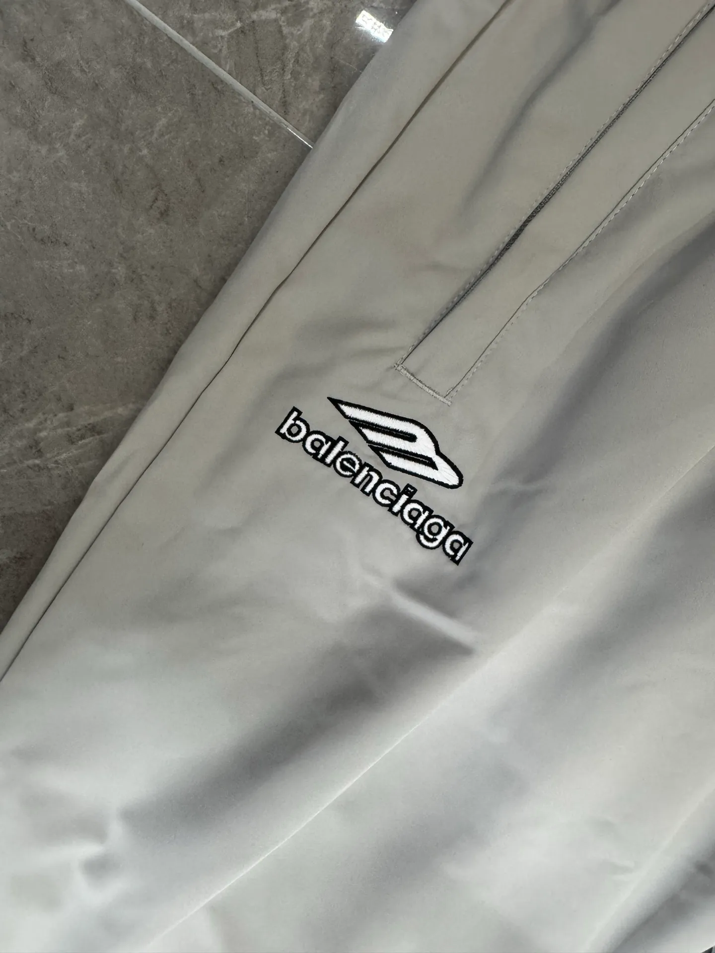 [Premium replica] Balenciaga/Balenciaga 26SSS 3B embroidered football sports mesh assault trousers Color: Gray Size: s/m/l/xl/